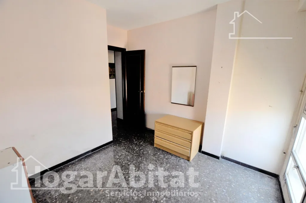 Magamistoad - Spacious Apartment with Balcony in Malilla, Valencia