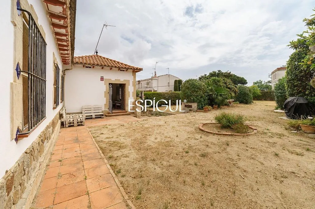 Jardin - Chalet with Pool and Terrace in Alella