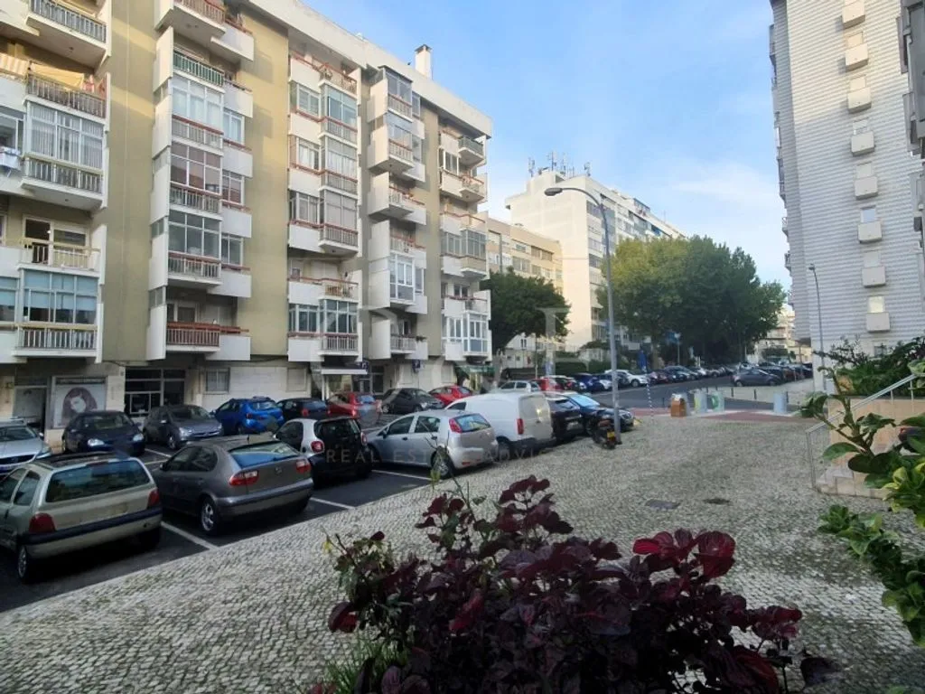 Balcon - Remodelled 2-Bedroom Apartment in Central Oeiras