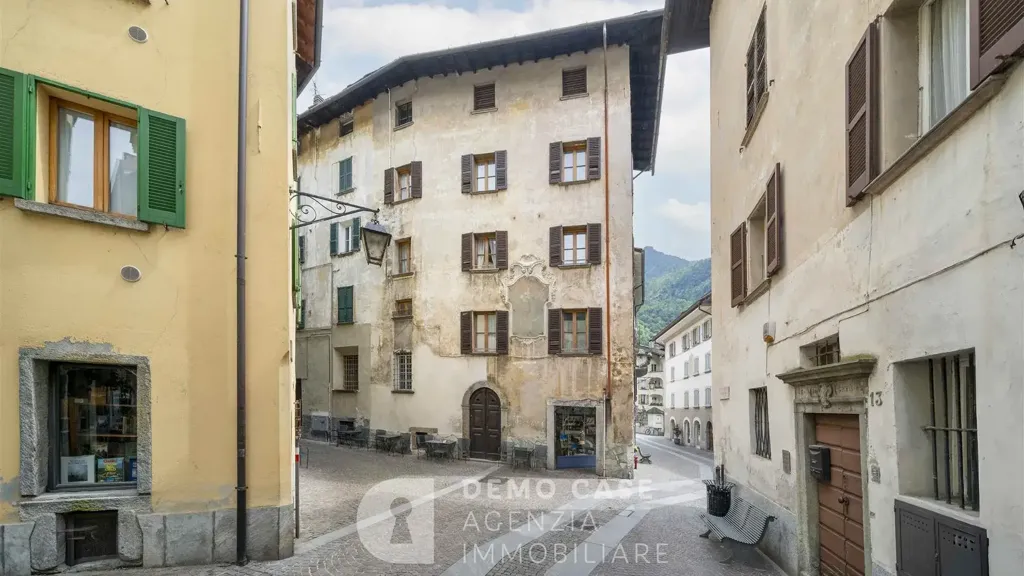 Esterno - Multi-Level Apartment in Chiavenna's Historic Centre