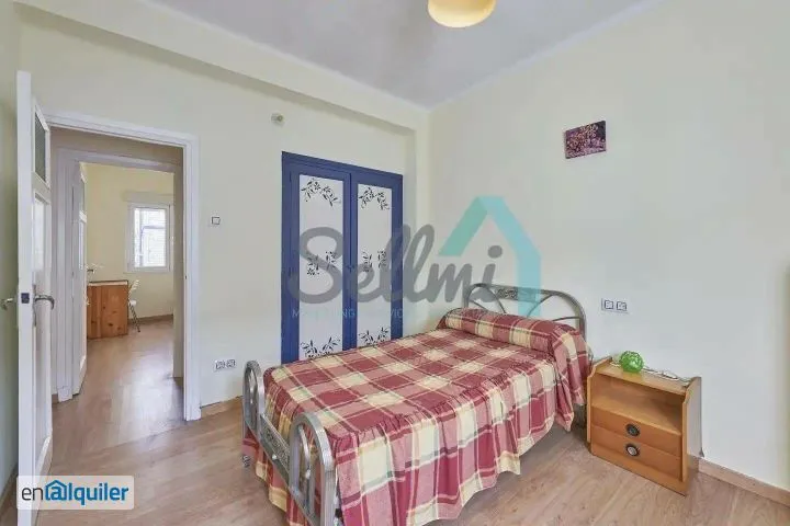 Chambres - Furnished Flat with Patio View in Oviedo