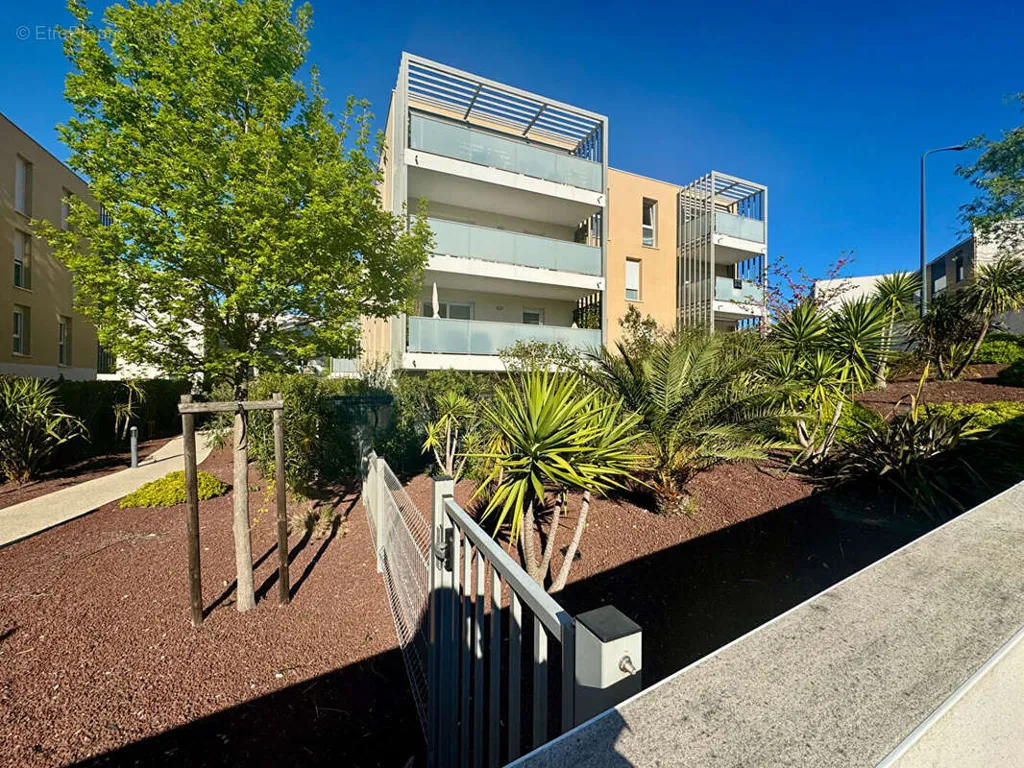 Jardin - Appartement T4 avec Terrasse et Vue Étang à Côté Bas Saint Clair