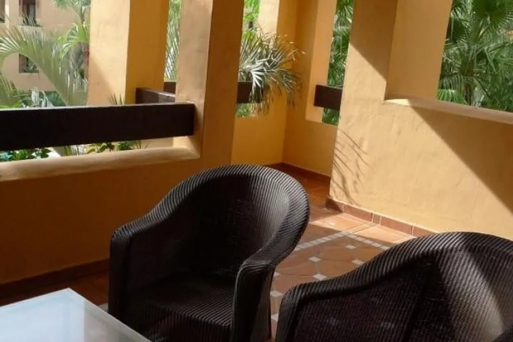 Terrasse - Beachside Flat with Pool in Marbella