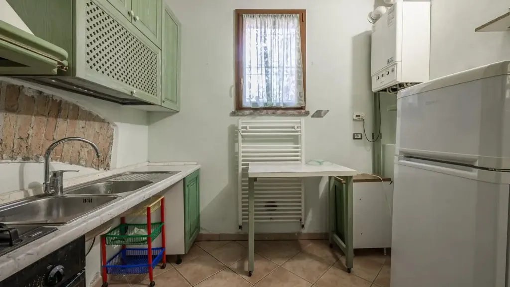 Cuisine - Restored House with Private Courtyard in Modena