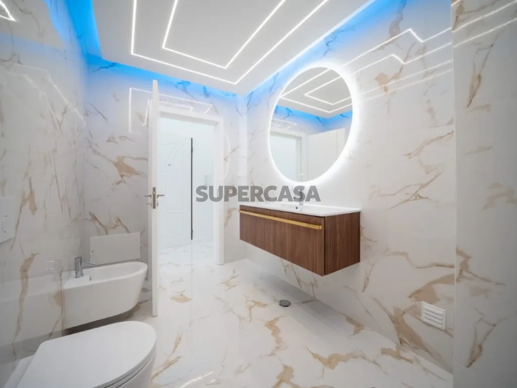 Bathrooms - 3-Bedroom Flat with Sea View in Loulé
