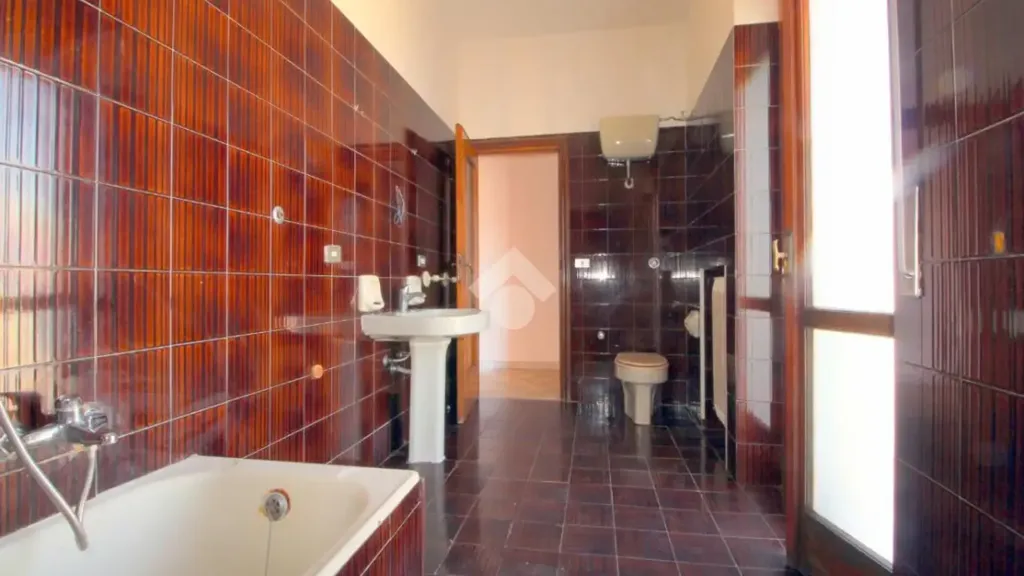 Vannitoad - Three-Bedroom Apartment with Panoramic Balcony in Lucera