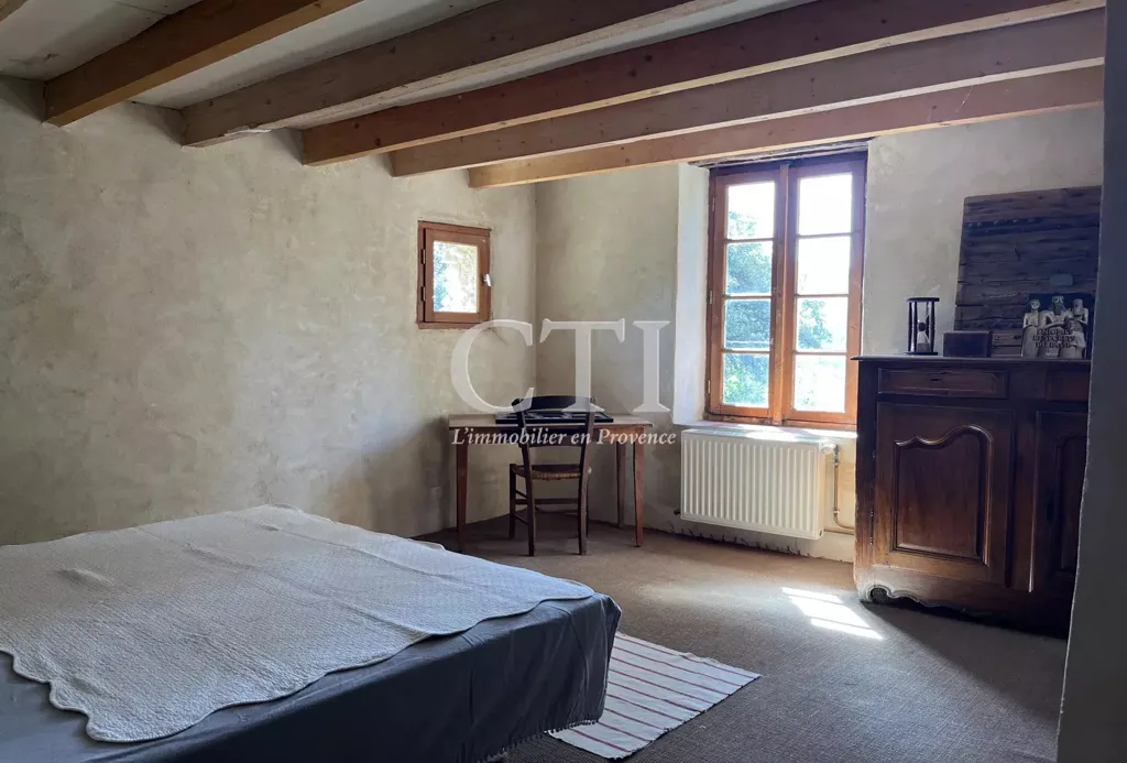 Chambres - Maison Campagnarde en Pierre avec Vue Panoramique en Provence