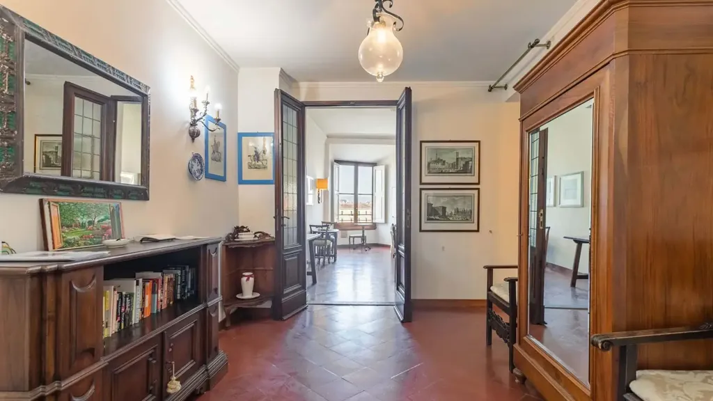 Entrée - Elegant Apartment with Lungarno View in Florence