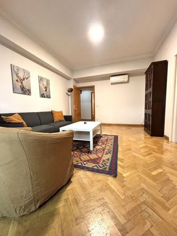 Elutuba - 3-Bedroom Flat with A/C in Almagro