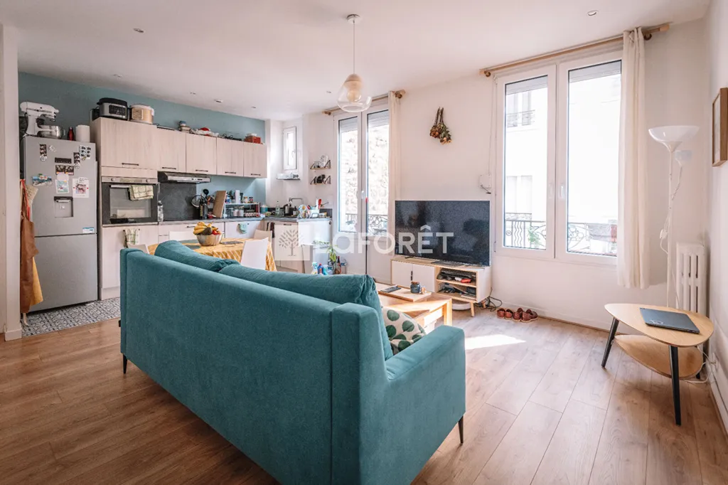Séjour - Appartement 2 Pièces dans le Village Jeanne d'Arc à Paris