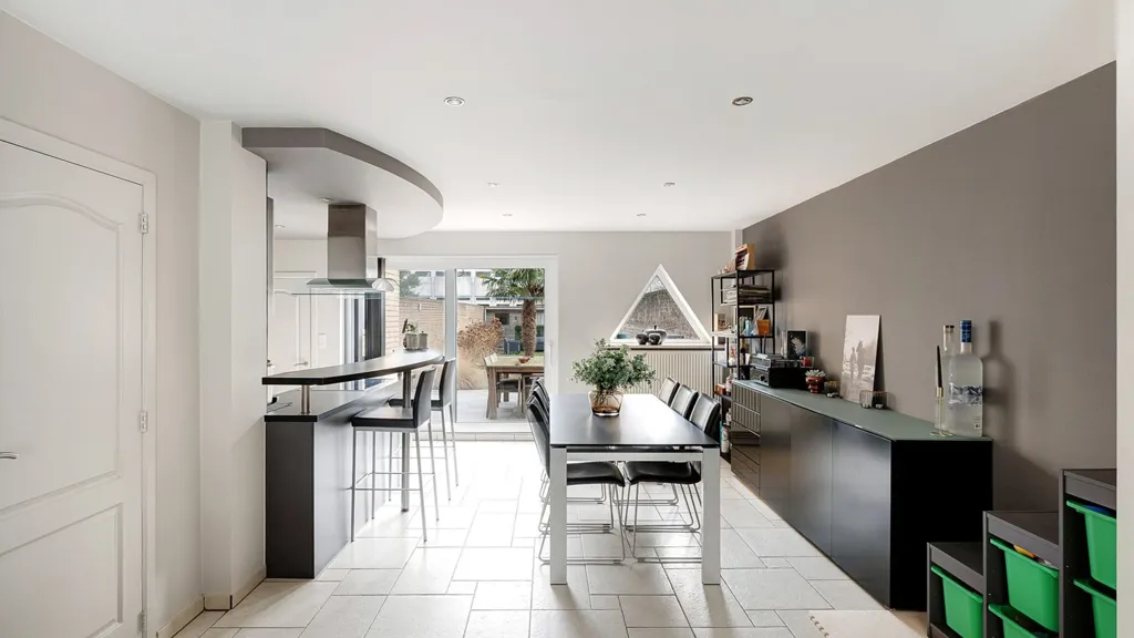 Söögituba - Spacious House with Sunny Garden in Heist Centre