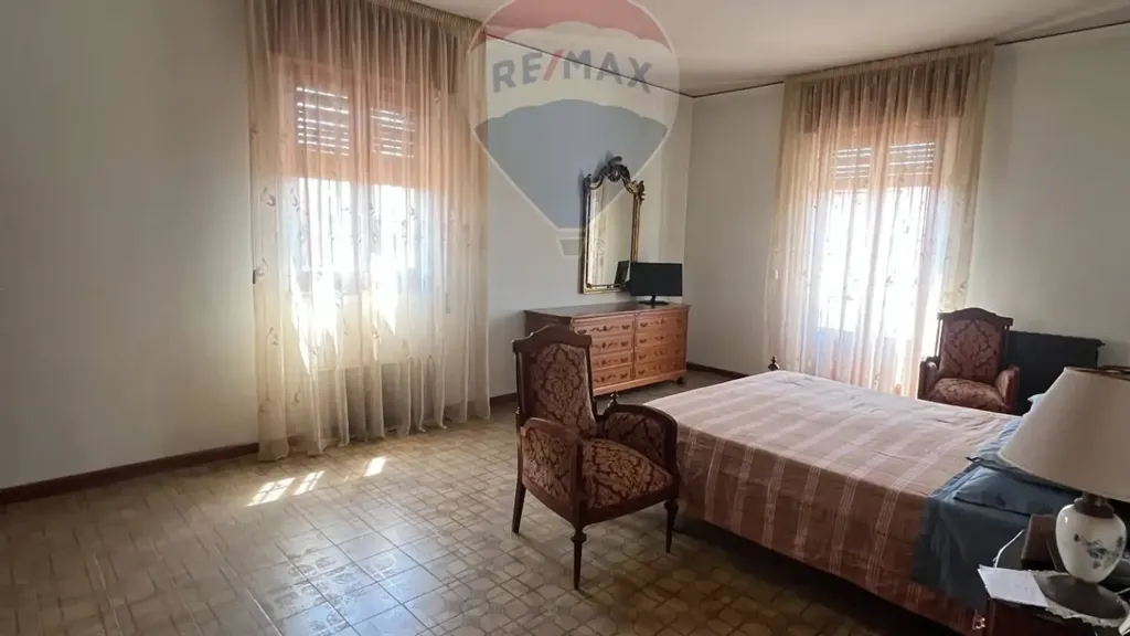 7-room house in IT