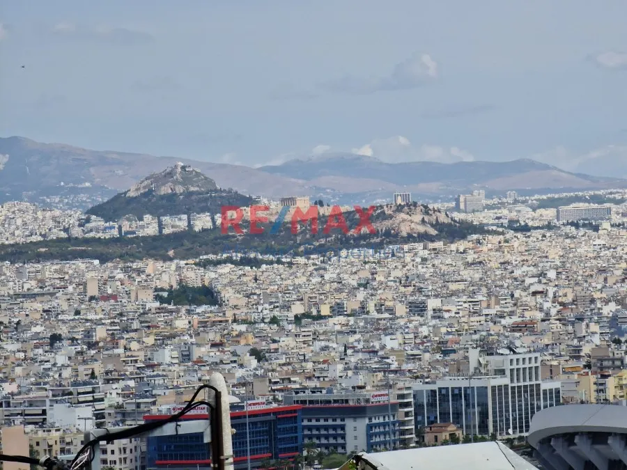 Commercial Space with Harbour View in Piraeus