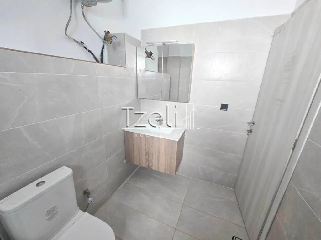 Vannitoad - Renovated Studio with Balcony in Patras Centre