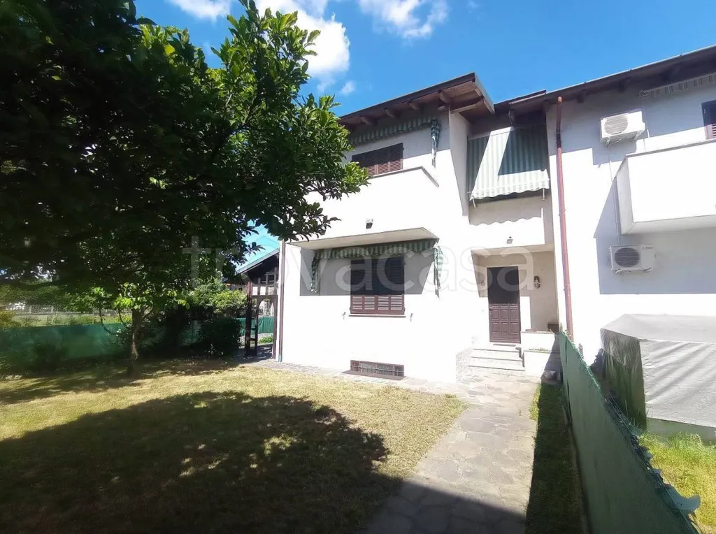 Välivaade - Terraced Villa with Private Garden in Bellinzago Novarese