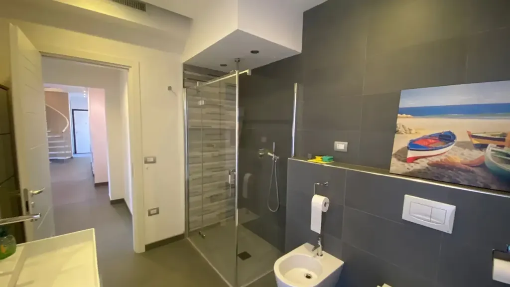 Salles de bain - Four-Bedroom Apartment with Terraces in Milan