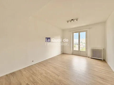 Stanze - Renovated 2-Bedroom Flat with Balcony in Grenoble