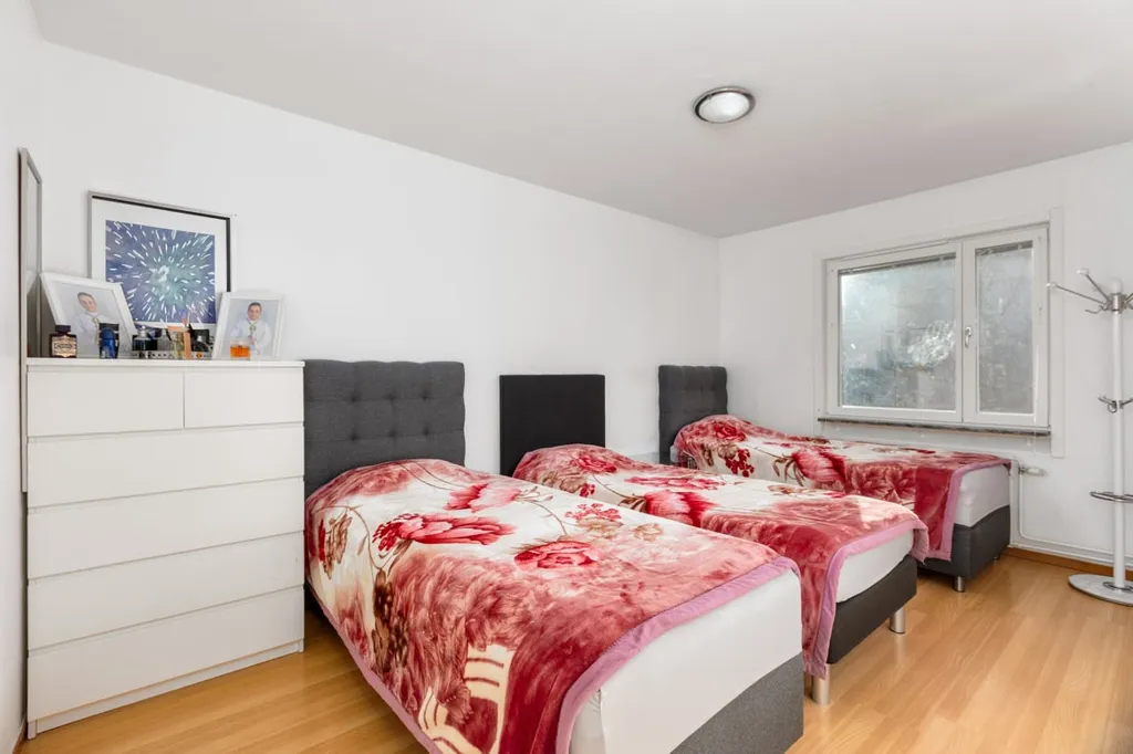 Chambres - Spacious Apartment with French Balcony in Blombacka