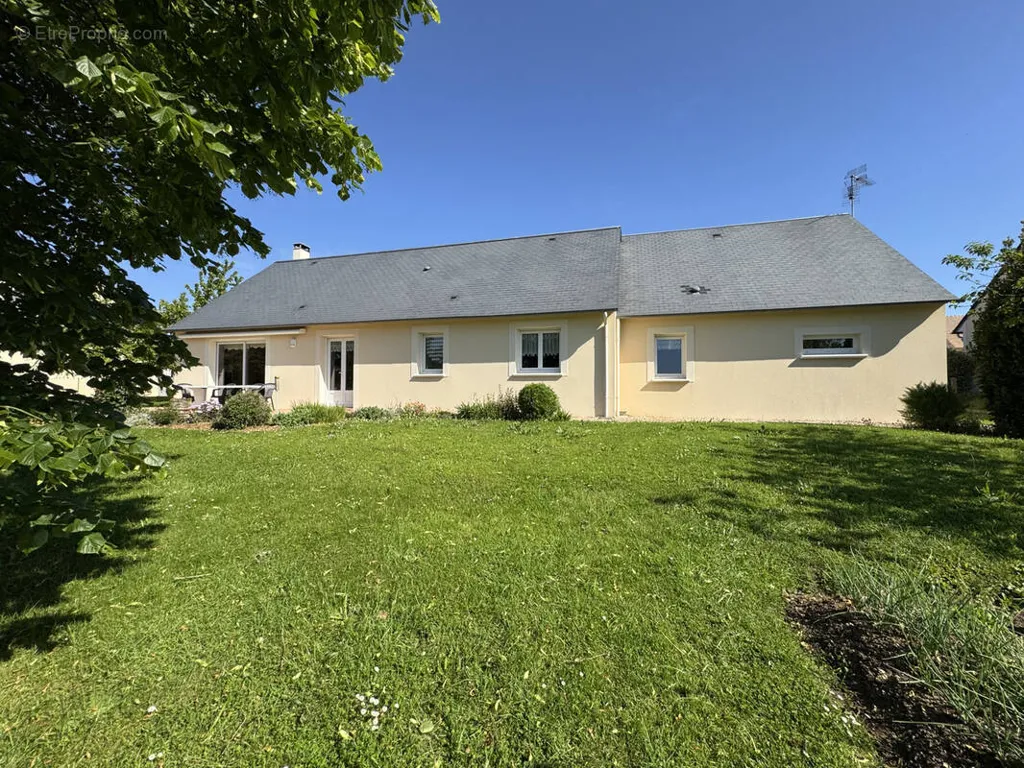 Extérieur - Maison de Plain-Pied avec Terrasse Sud à Évrecy