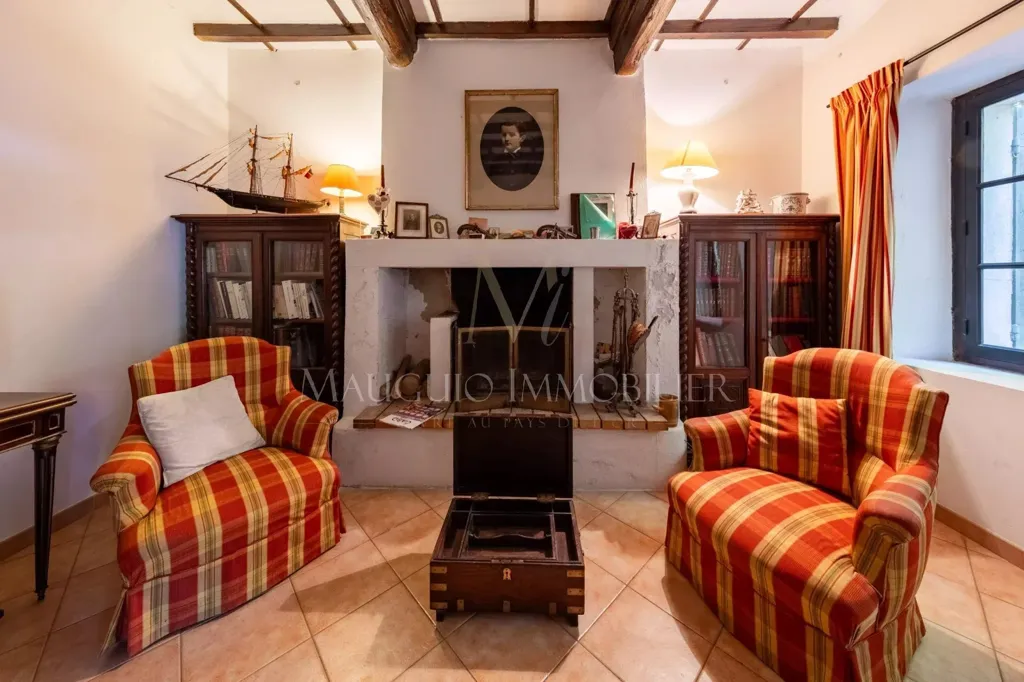 Séjour - Ensemble Immobilier avec Maison de Maître à Lansargues