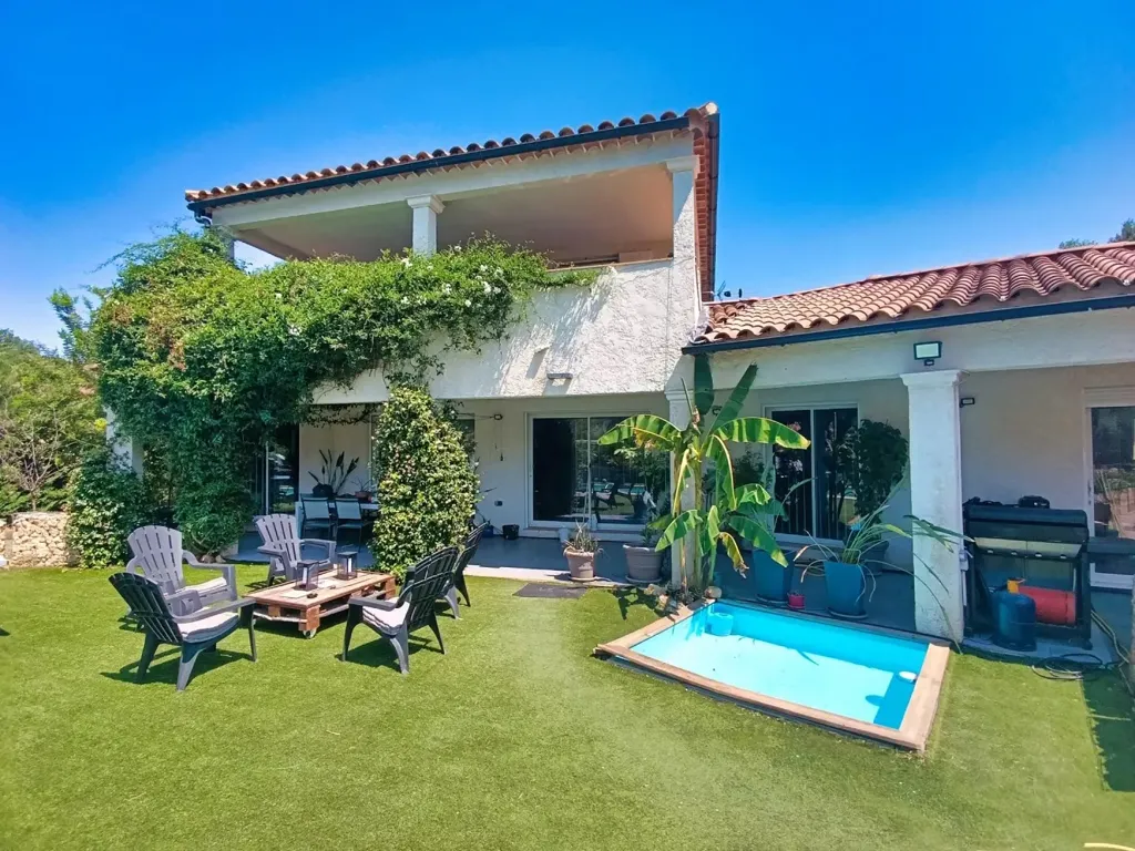 Piscine - Villa Contemporaine avec Piscine près de Cotignac