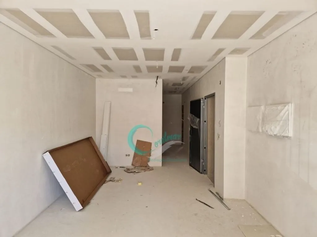 Pièces - 3-Bedroom Apartment with Balcony in Corroios
