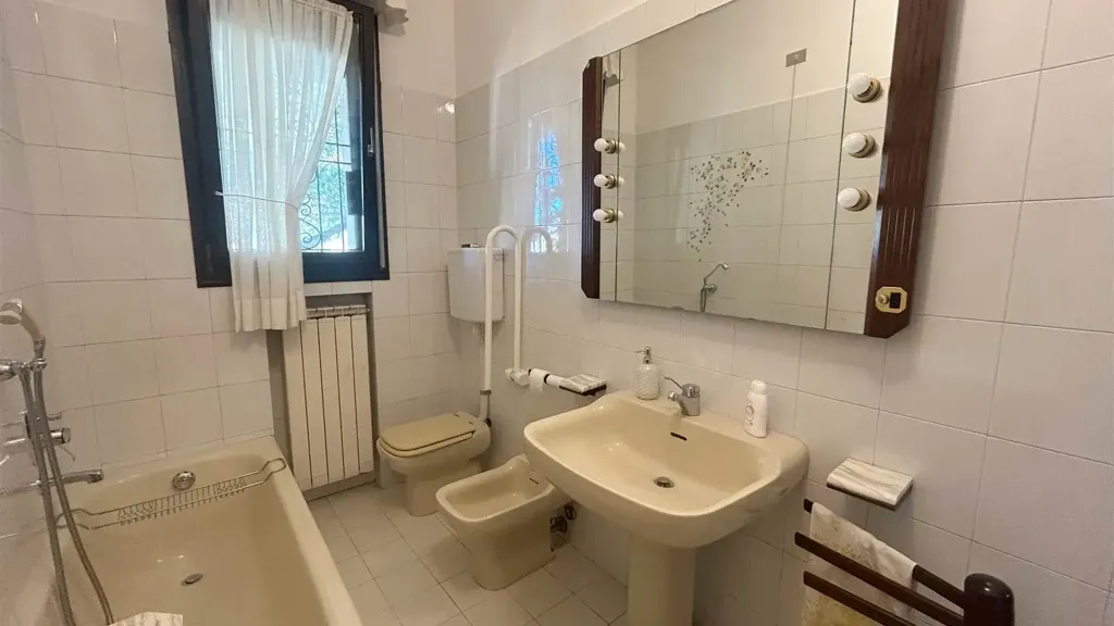 Vannitoad - Panoramic Apartment with Balcony in Florence