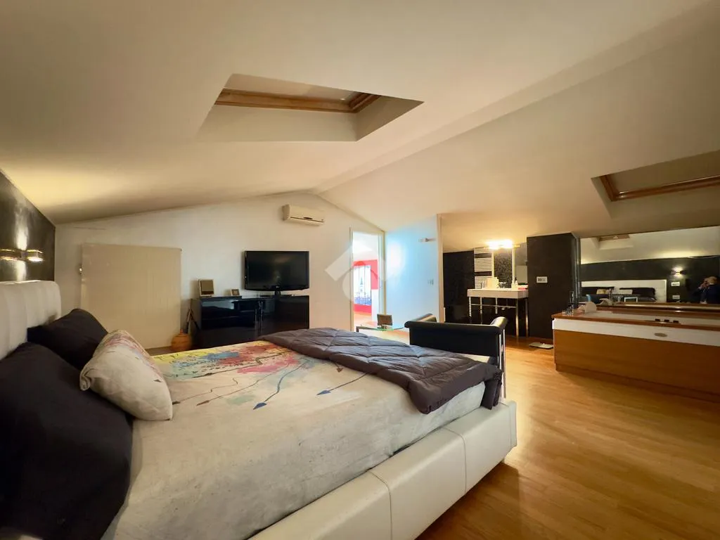 Magamistoad - Rustic 3-Bedroom in Crema's Historic Centre