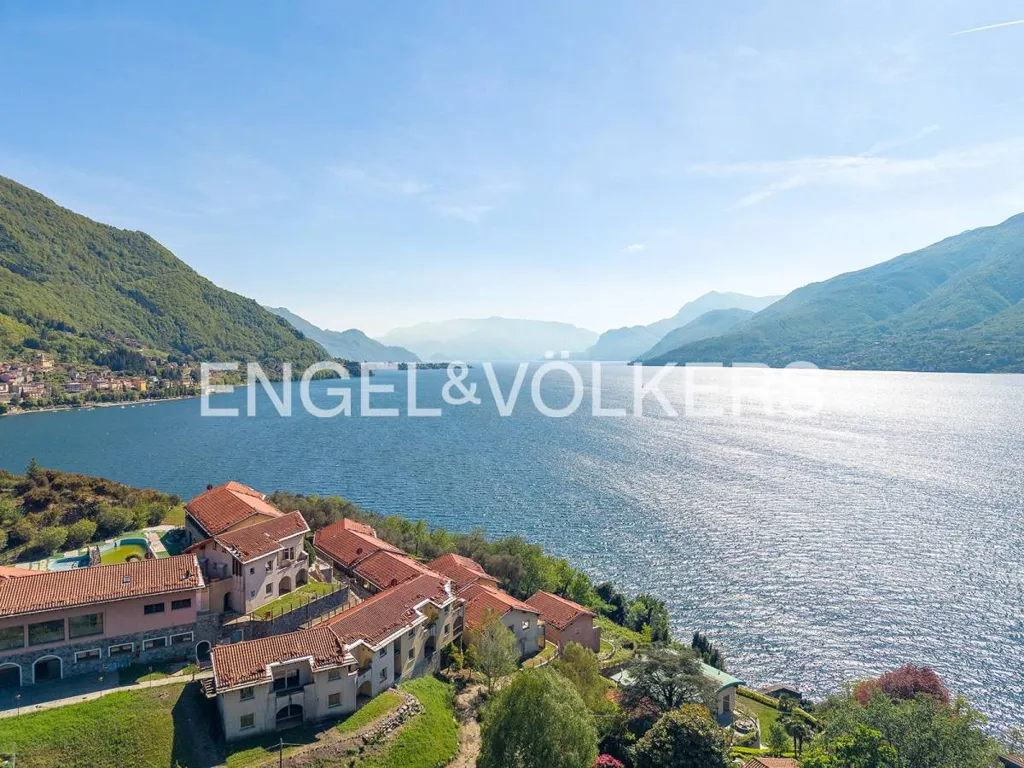Apartment with Lake View in Dorio