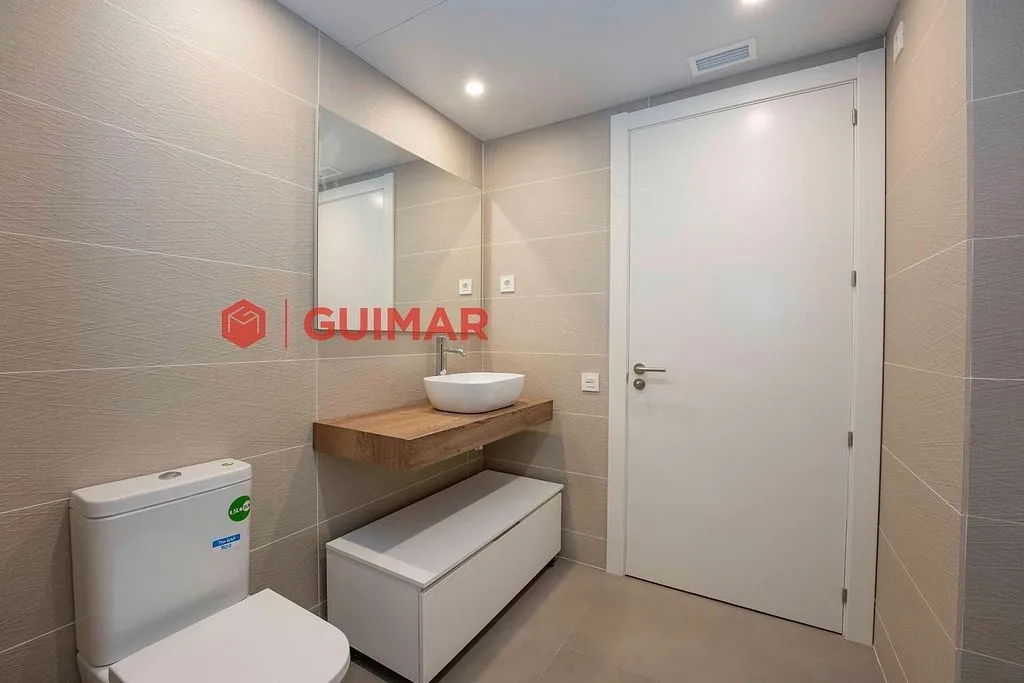 Salles de bain - Modern Flat with Parking in Ronda Sant Ramon