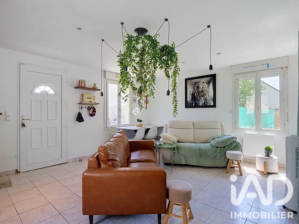 Soggiorno - House with Terrace in Chalette sur Loing