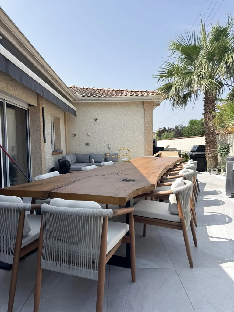Terrasse - Villa Contemporaine avec Piscine Intérieure à Environnement Préservé