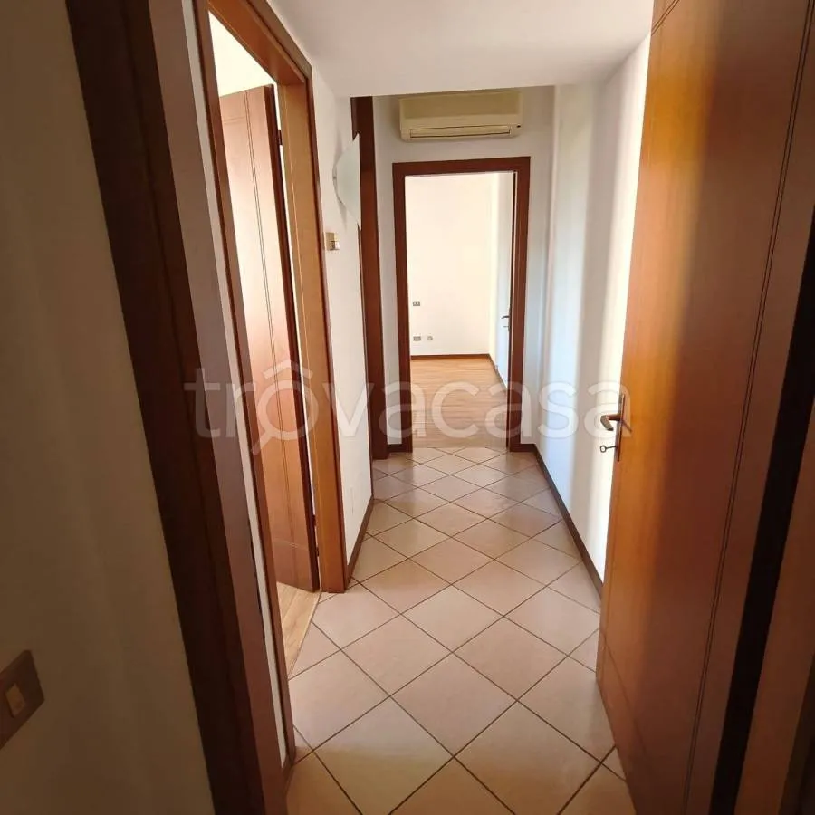 Esik - Apartment with Terraces in Brugine Centre