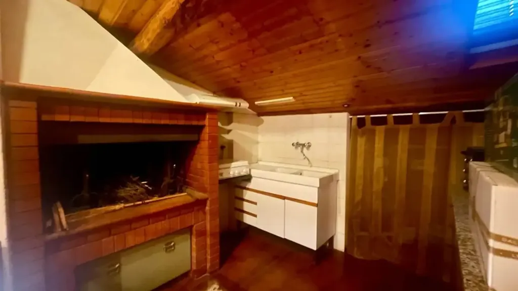 Pièces - Apartment with Cellar near Stadio, Montevarchi