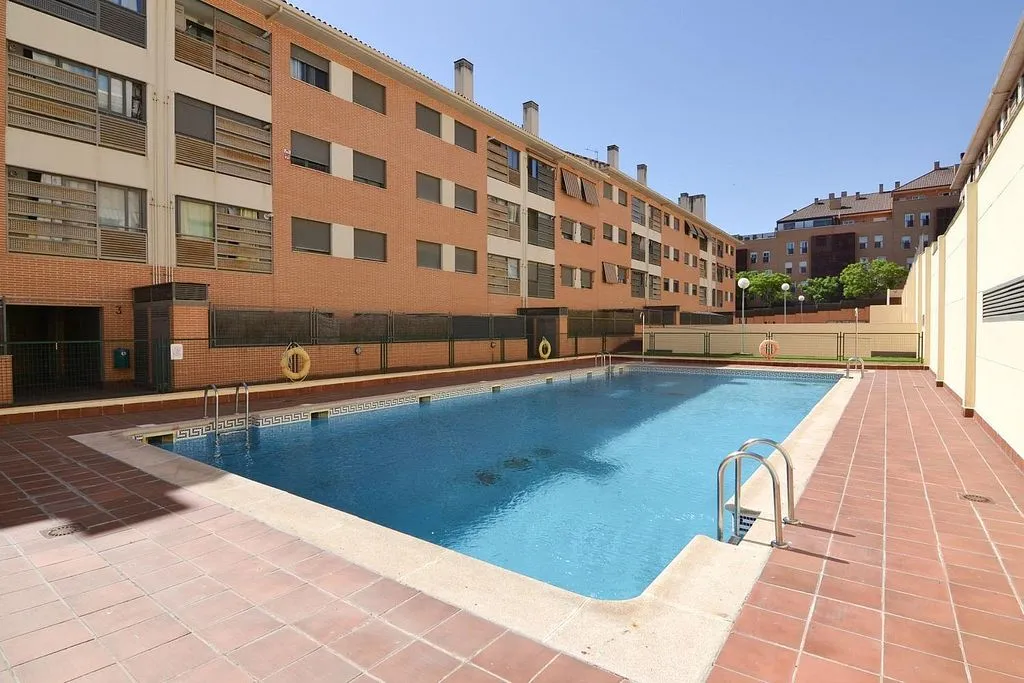 Bassein - Apartment with Pool in La Dehesa, Navalcarnero