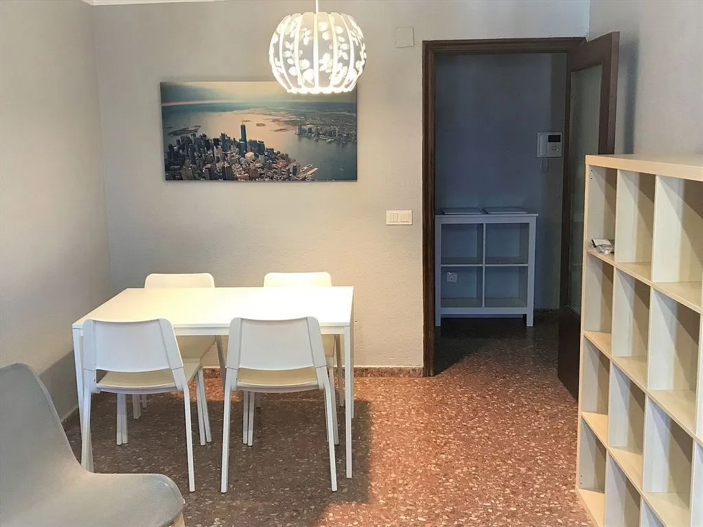 Student Flat with Balcony in Mestalla