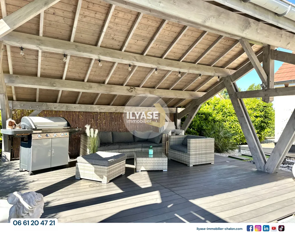 Terrasse - Maison avec Piscine dans une Impasse Calme à Fragnes-La Loyère