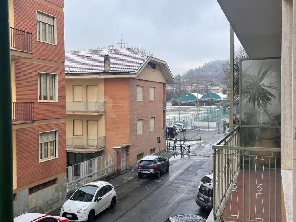 Balcon - Bright Apartment with Balcony in Pinerolo