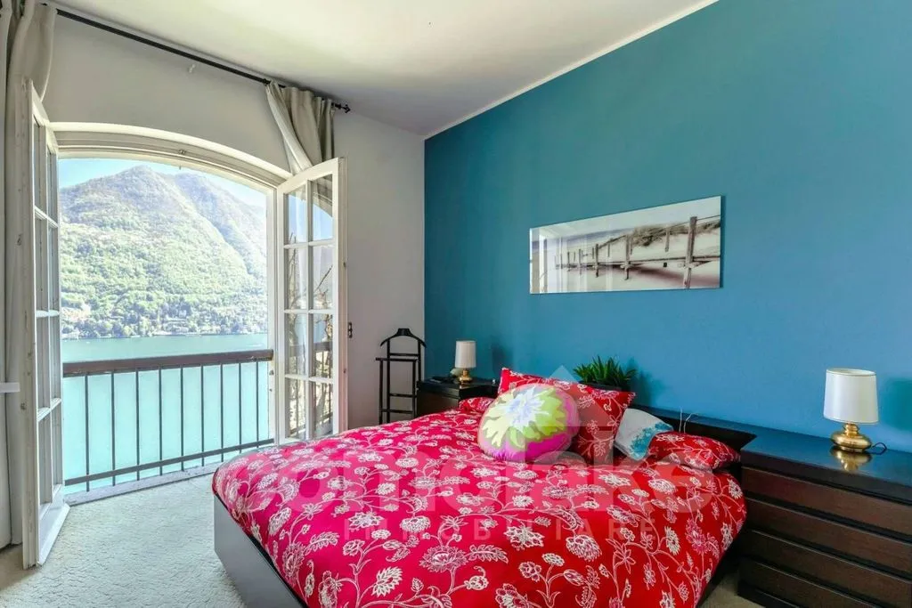 Bedrooms - Luxury Villa with Lake Views in Moltrasio