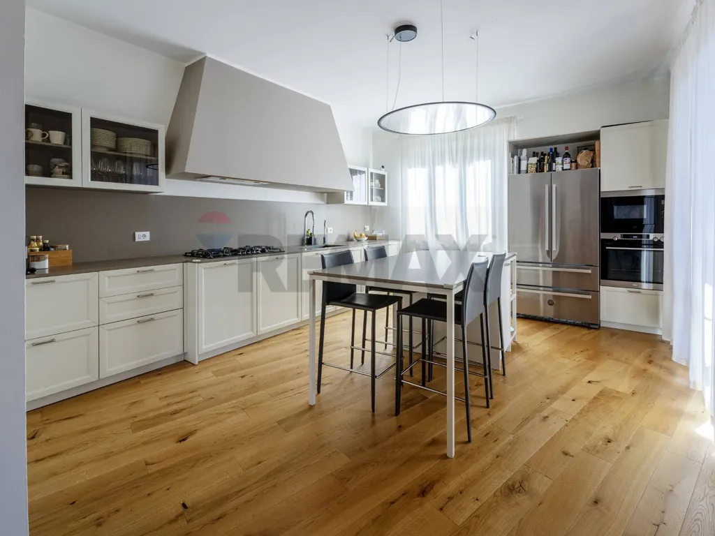 Cuisine - Modern Penthouse with Lake View in Verbania