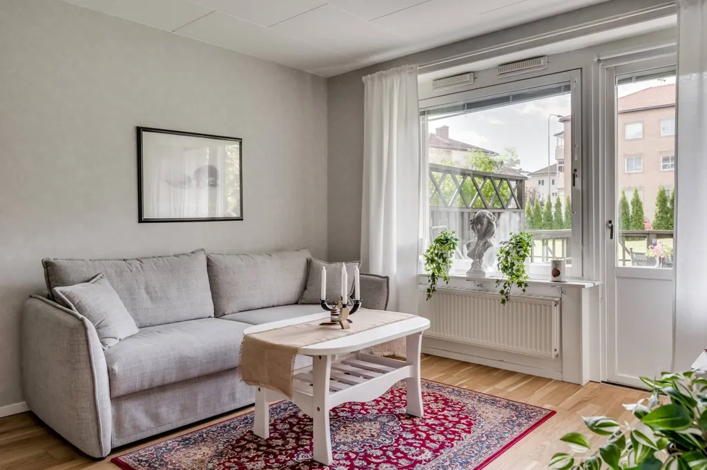 Elutuba - Apartment with Sunny Terrace in Popular Area