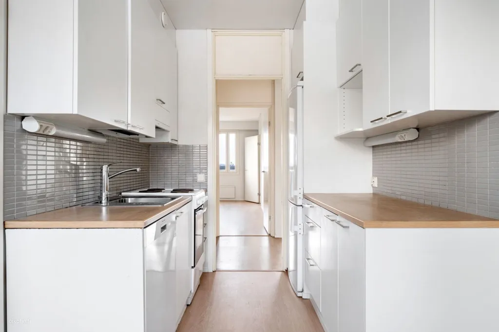 Cuisine - Three-Room Flat with Balcony in Kauklahti