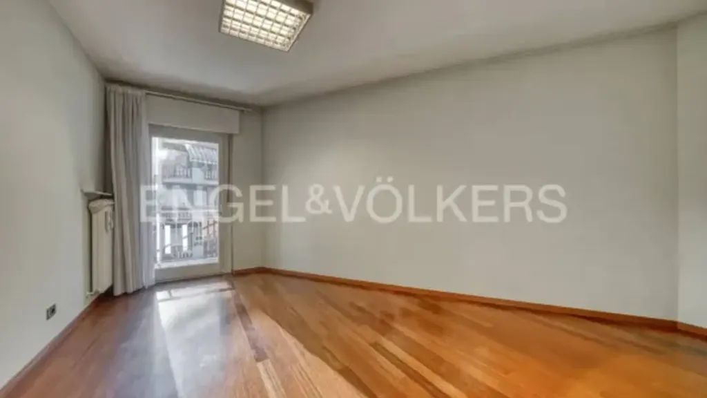 Pièces - Modernised Apartment with Balcony in Merano