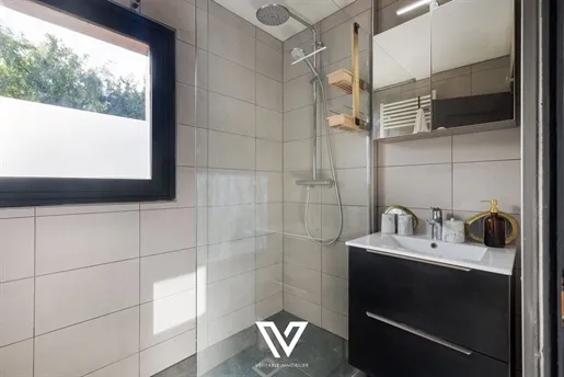 Bagni - T2 Flat with South Terrace in Village Centre