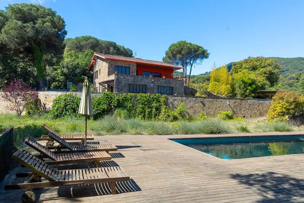 Bassein - Detached House with Pool in Vallromanes