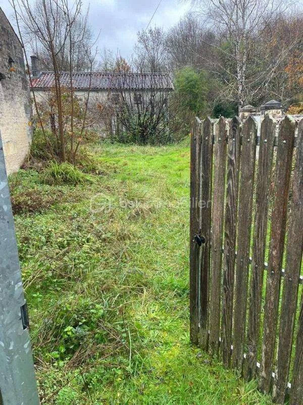 Jardin - Maison à Rénover avec Terrain à la Campagne