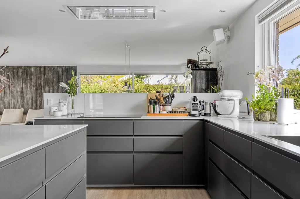 Kitchen - Modernised Villa with Garden in Stenløse