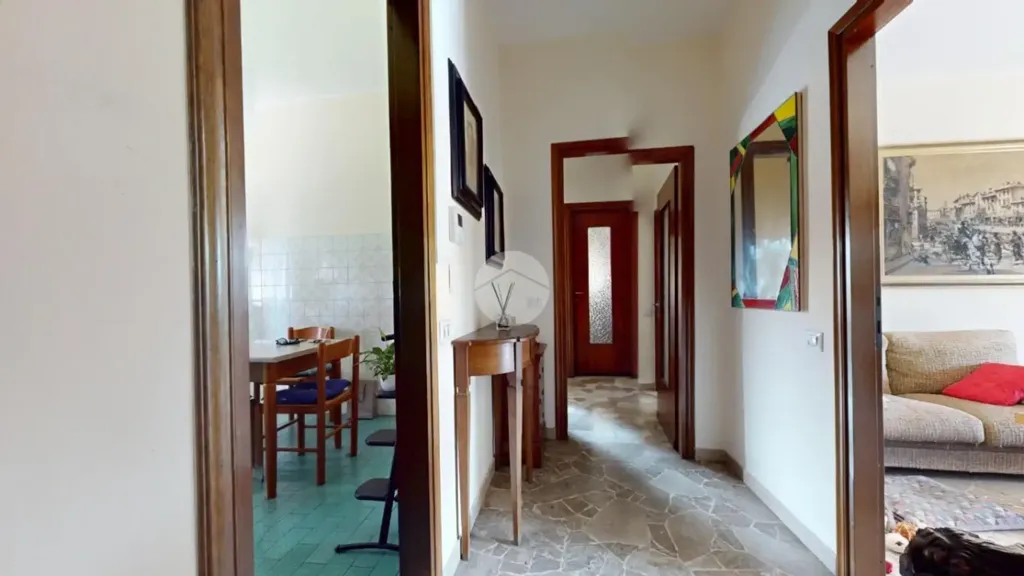 Entrée - Spacious 3-Bedroom Apartment in Seregno