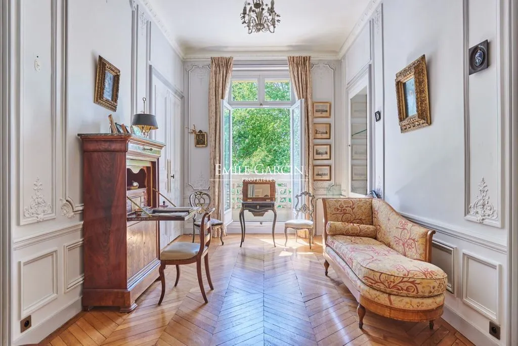 Elutuba - Luxury Apartment with Seine View in Paris