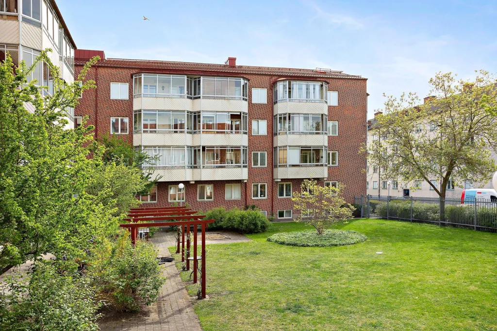 Giardino - Penthouse Flat with Two-Aspect Windows in Malmö